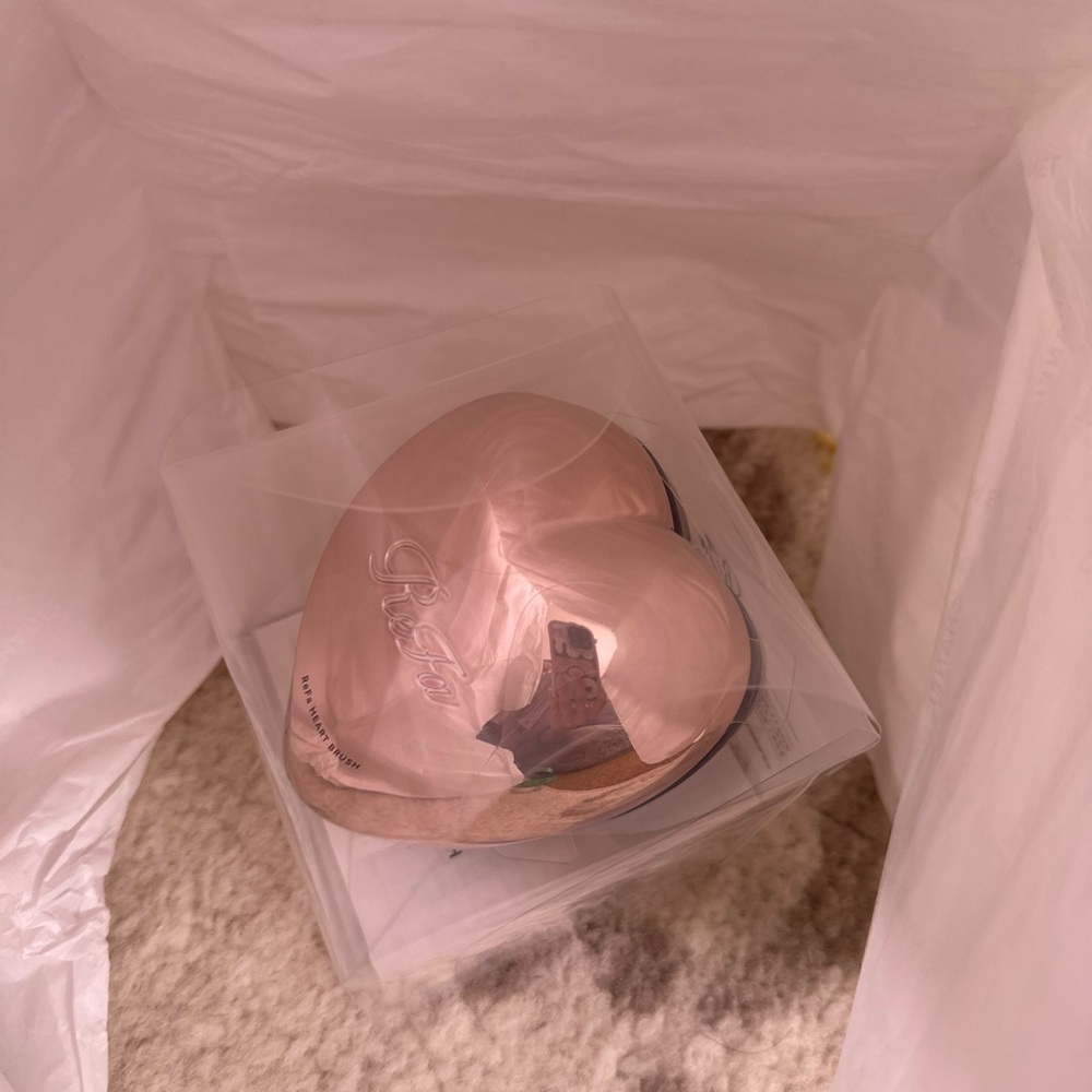 ReFa Brand Heart-Shaped Hair Brush in Rose Gold - Picture 4 of 4